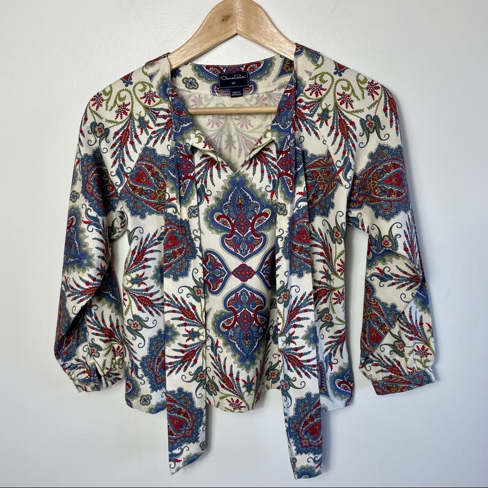 Oscar de la Renta Blue Paisley Print Tie neck Top EUC